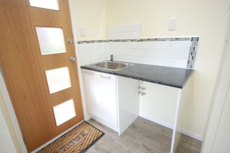 Photo of property in 1/98 Birkdale Road, Birkdale, Auckland, 0626