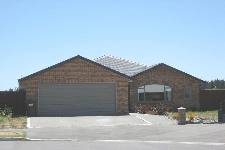 Photo of property in 12 Orewa Close, Parklands, Christchurch, 8083