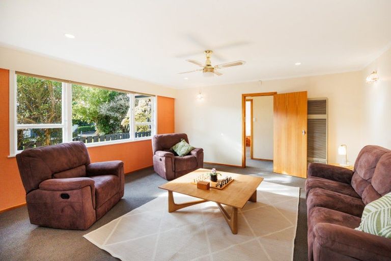 Photo of property in 2 Oban Place, Awapuni, Palmerston North, 4412