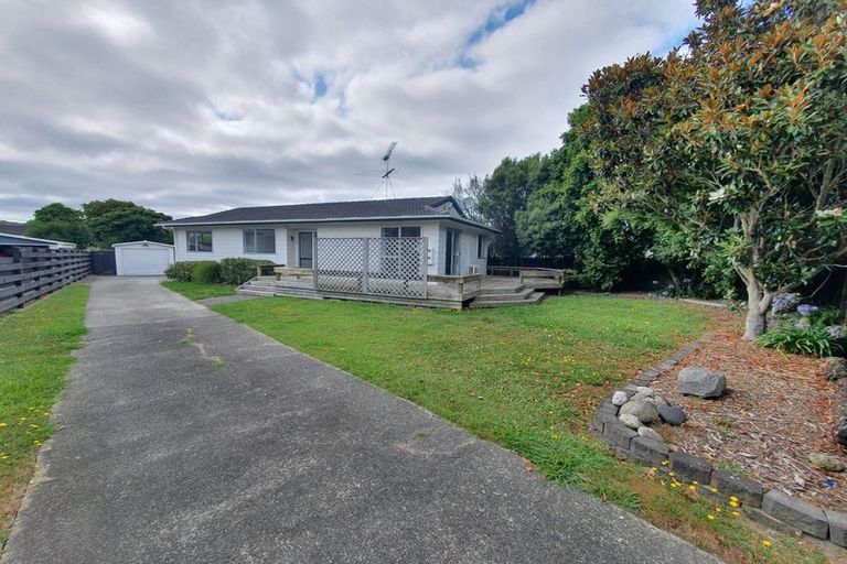 Photo of property in 12 Lipton Grove, Opaheke, Papakura, 2113
