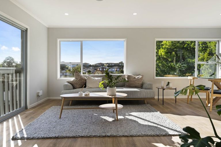 Photo of property in 11 Redwood Drive, Massey, Auckland, 0614