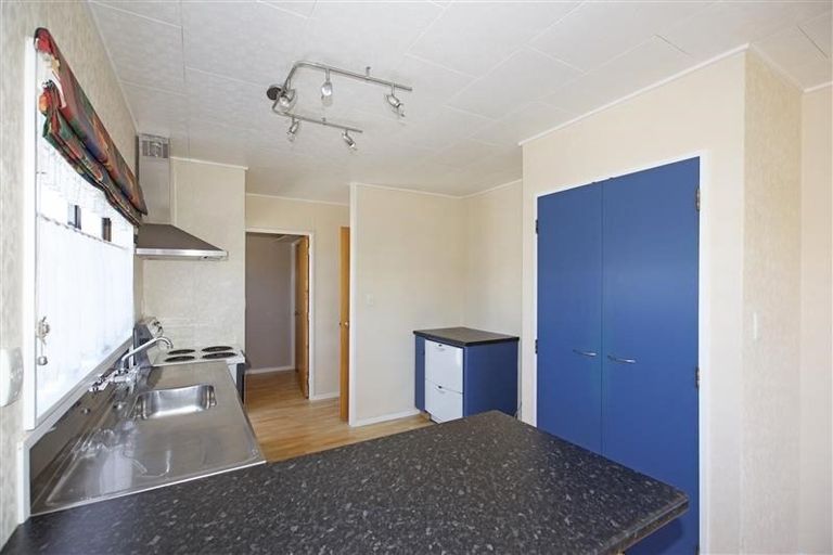 Photo of property in 11 Simcox Street, Otaki Beach, Otaki, 5512