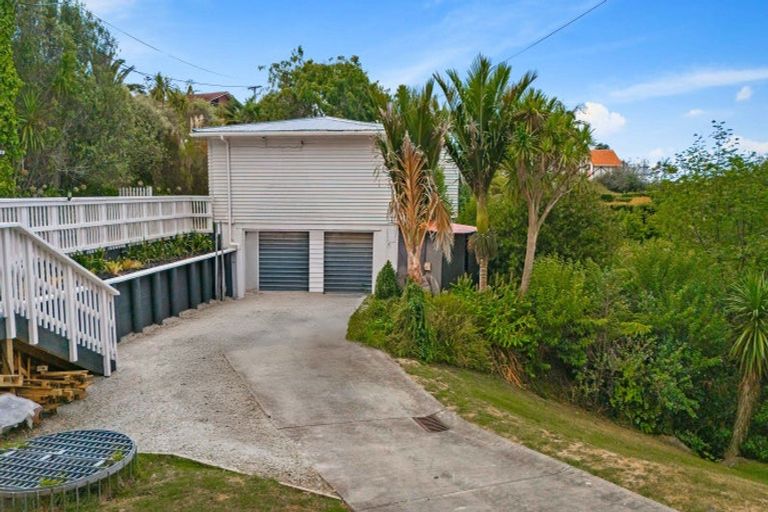 Photo of property in 29 Hebron Road, Waiake, Auckland, 0630