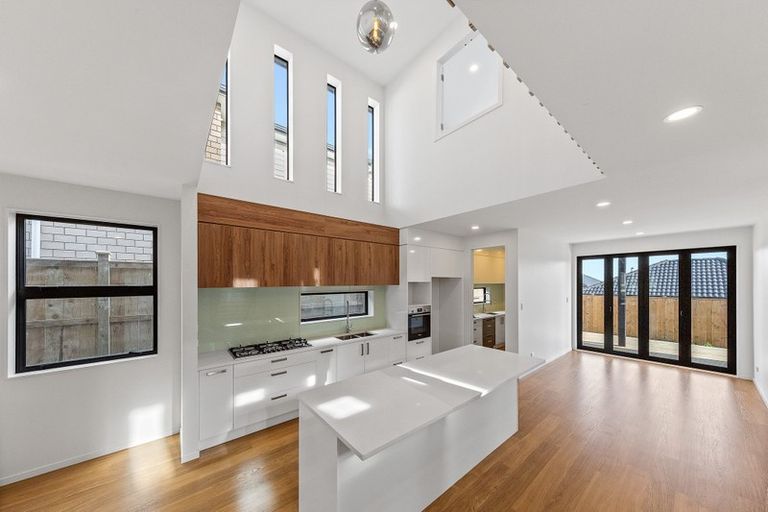 Photo of property in 75 Drumbuoy Drive, Flat Bush, Auckland, 2019