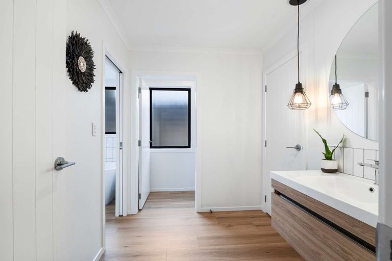 Photo of property in 44 Tirimoana Place, Otamatea, Whanganui, 4501