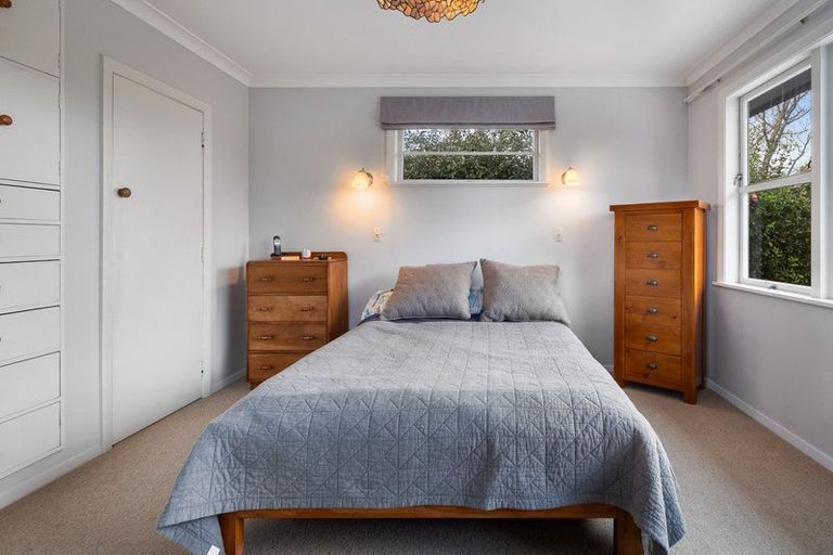 Photo of property in 9 Athlone Place, Hokowhitu, Palmerston North, 4410