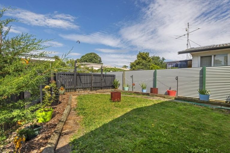Photo of property in 2/282 Aberdeen Road, Gisborne, 4010