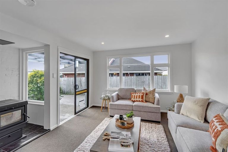 Photo of property in 102 Bassett Street, Burwood, Christchurch, 8083