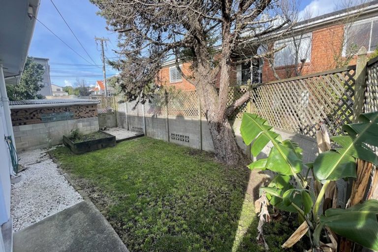 Photo of property in 2/85 Lake Road, Belmont, Auckland, 0622