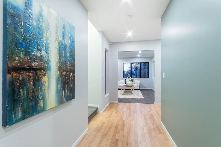 Photo of property in 11 Kearns Drive, Hobsonville, Auckland, 0616