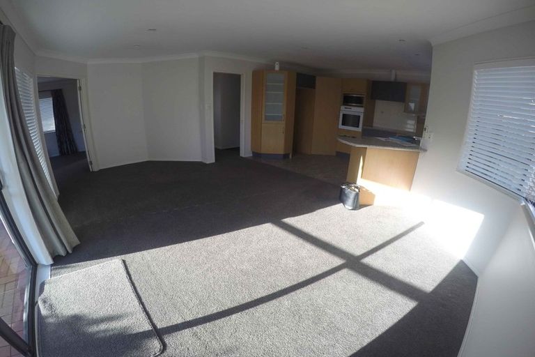 Photo of property in 102 Westerham Drive, Dannemora, Auckland, 2016