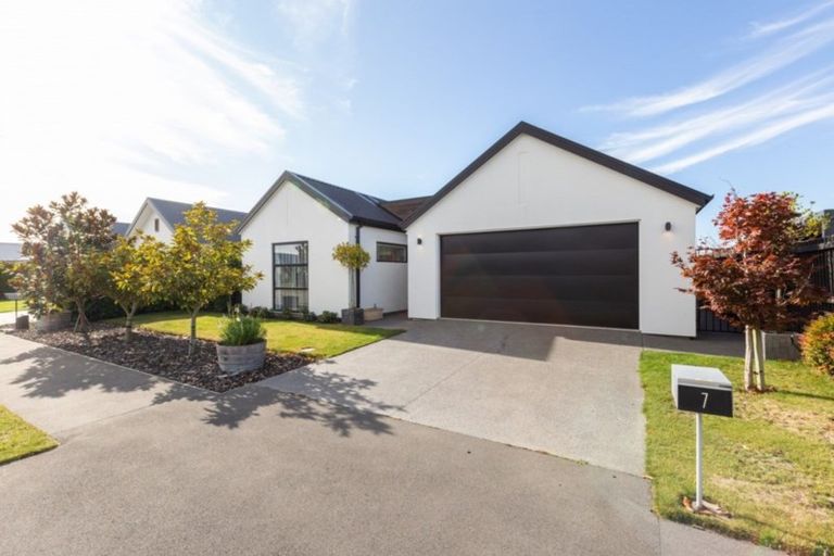 Photo of property in 7 Whitau Place, Marshland, Christchurch, 8083