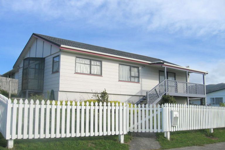Photo of property in 1 Kivell Street, Ranui, Porirua, 5024