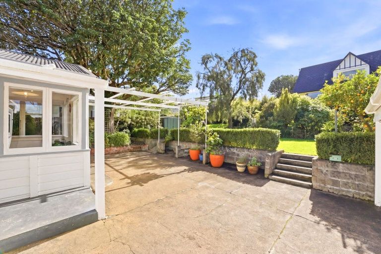 Photo of property in 80 Great North Road, Saint Johns Hill, Whanganui, 4500