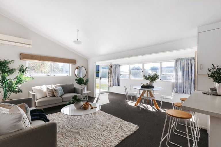 Photo of property in 144 Karewa Parade, Papamoa Beach, Papamoa, 3118