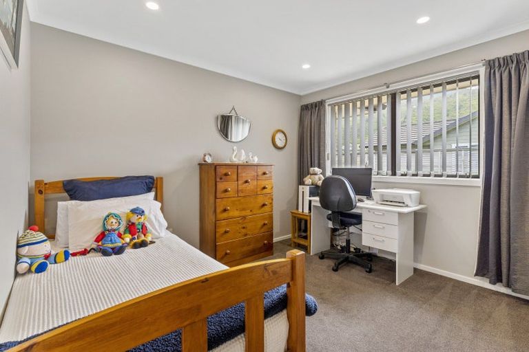 Photo of property in 35 Waipunahau Road, Waikanae, 5036