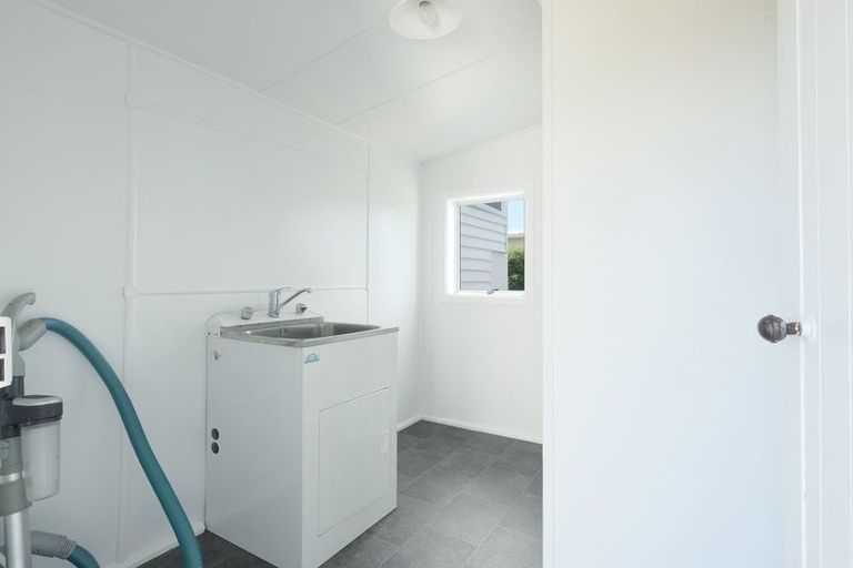 Photo of property in 125 Brooklands Road, Brooklands, New Plymouth, 4310