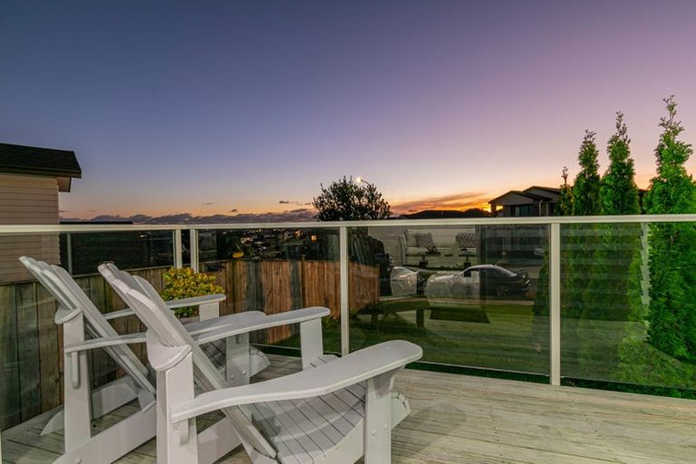 Photo of property in 26 Ascension Crescent, Orewa, 0931