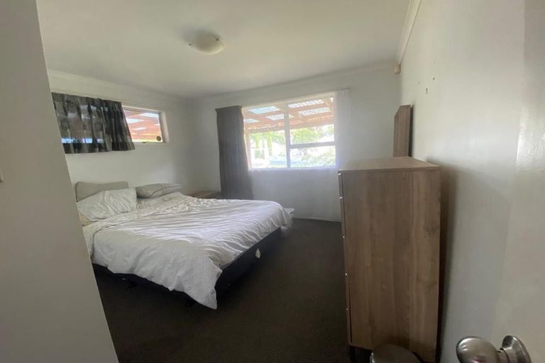 Photo of property in 34 Claverdon Drive, Massey, Auckland, 0614