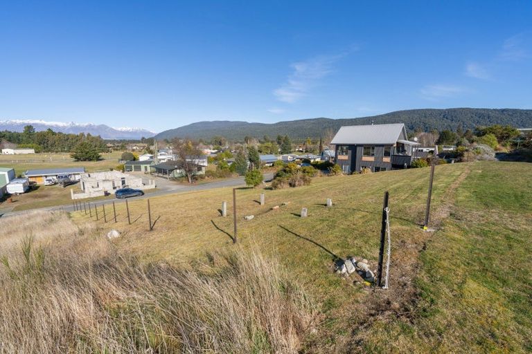 Photo of property in 19 Muriwai Drive, Manapouri, 9679