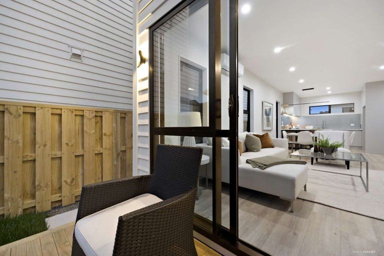 Photo of property in 152b Botany Road, Botany Downs, Auckland, 2010