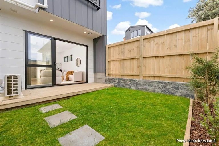 Photo of property in 3/58 Waipani Road, Te Atatu Peninsula, Auckland, 0610