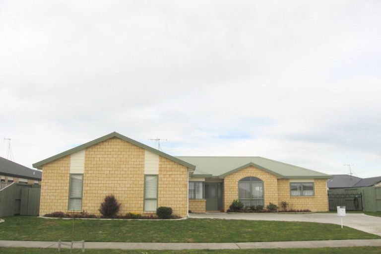 Photo of property in 15 Saxon Woods Drive, Rototuna North, Hamilton, 3210