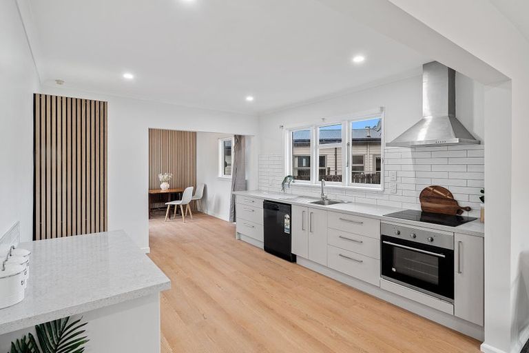 Photo of property in 267 Centaurus Road, Saint Martins, Christchurch, 8022