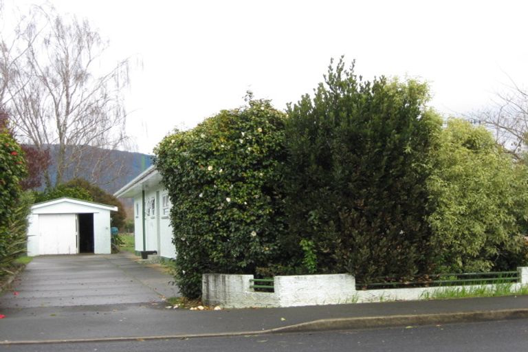 Photo of property in 169 Commercial Street, Takaka, 7110