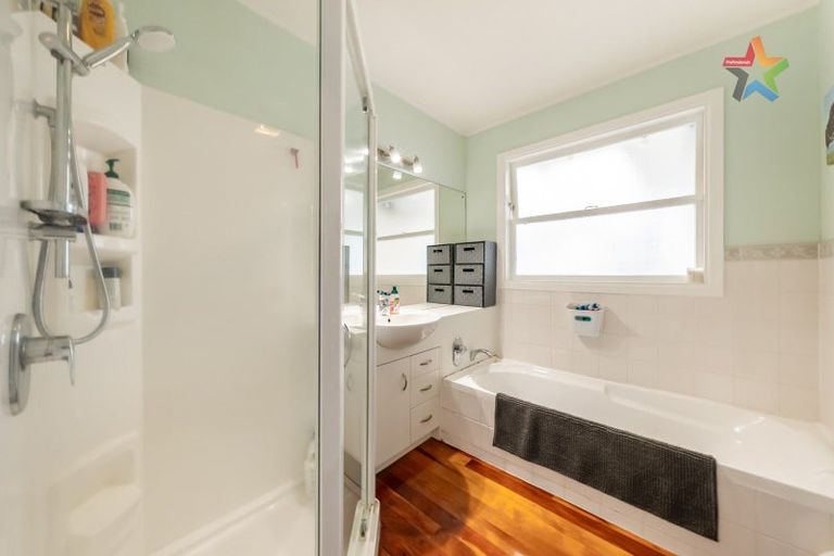 Photo of property in 46 Cedar Street, Maungaraki, Lower Hutt, 5010