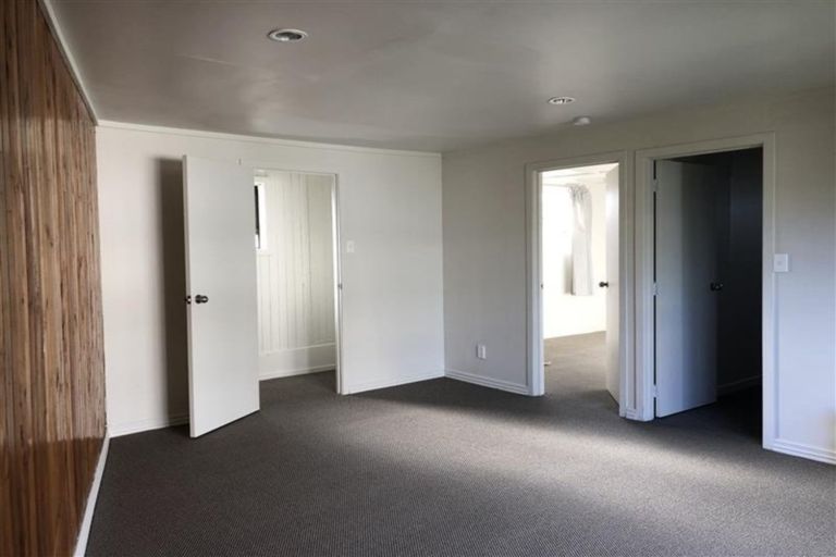 Photo of property in 77 Tidal Road, Mangere, Auckland, 2022