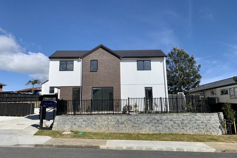 Photo of property in 1/3 Fairdale Place, Birkdale, Auckland, 0626