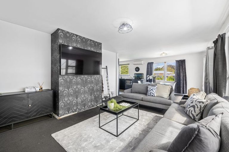 Photo of property in 8 Compton Street, Woolston, Christchurch, 8062