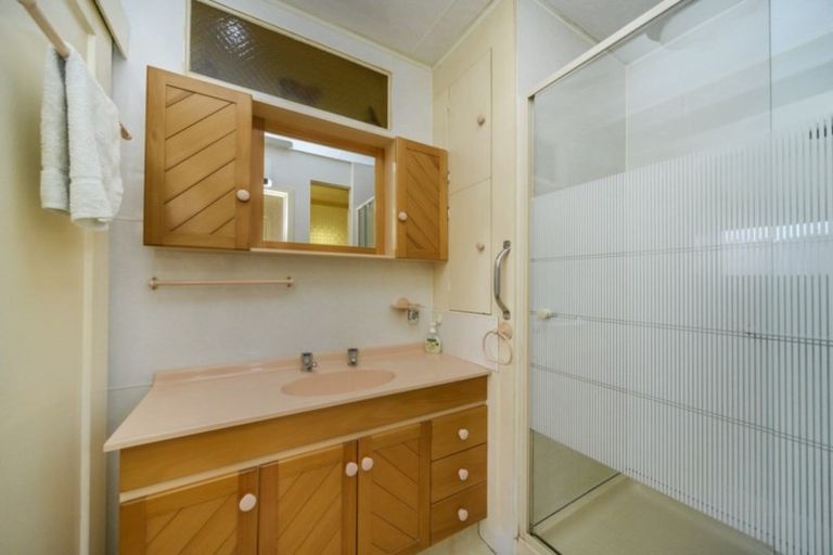 Photo of property in 2 Rira Street, Marton, 4710