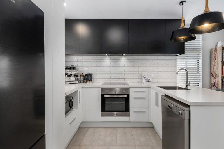 Photo of property in 1/8 New Brighton Road, Shirley, Christchurch, 8061