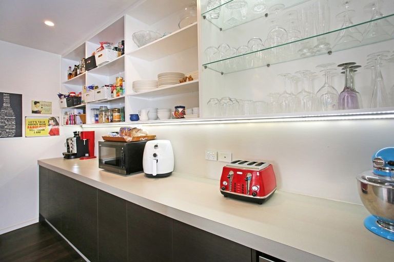 Photo of property in 11 Bernora Crescent, Bombay, 2675