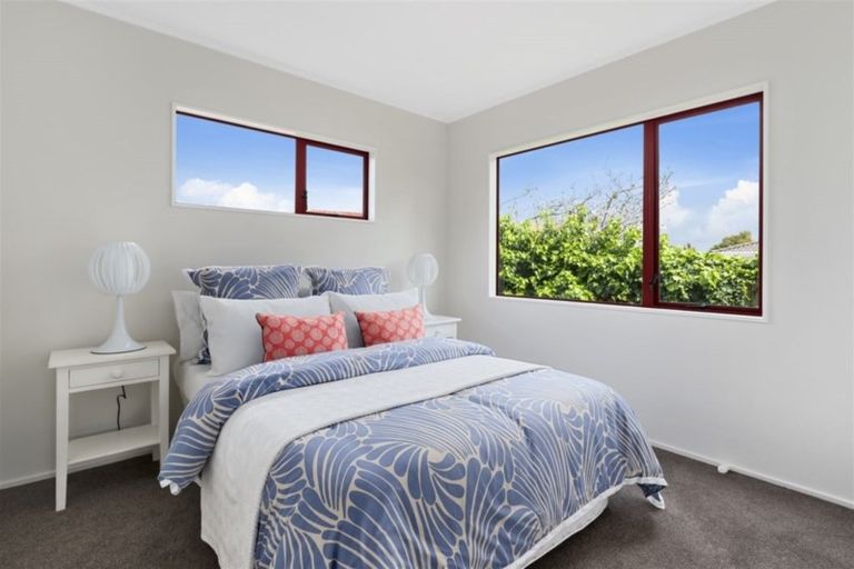 Photo of property in 2/18 Strid Road, Te Atatu South, Auckland, 0610