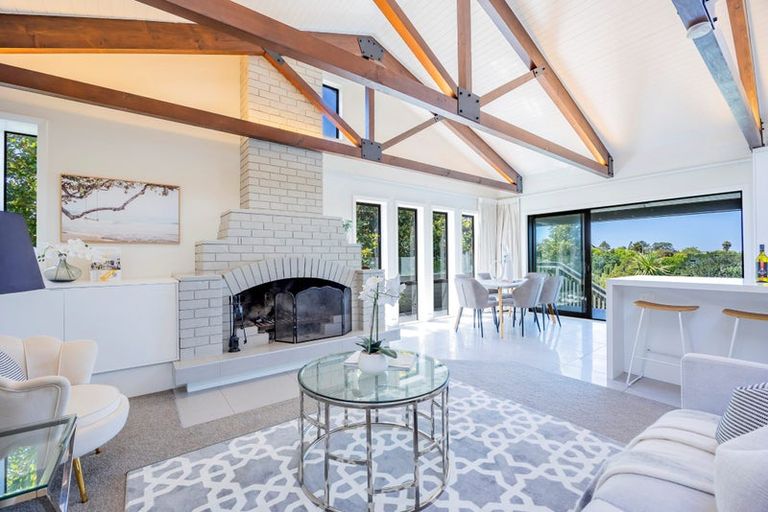 Photo of property in 73 Braemar Road, Castor Bay, Auckland, 0620