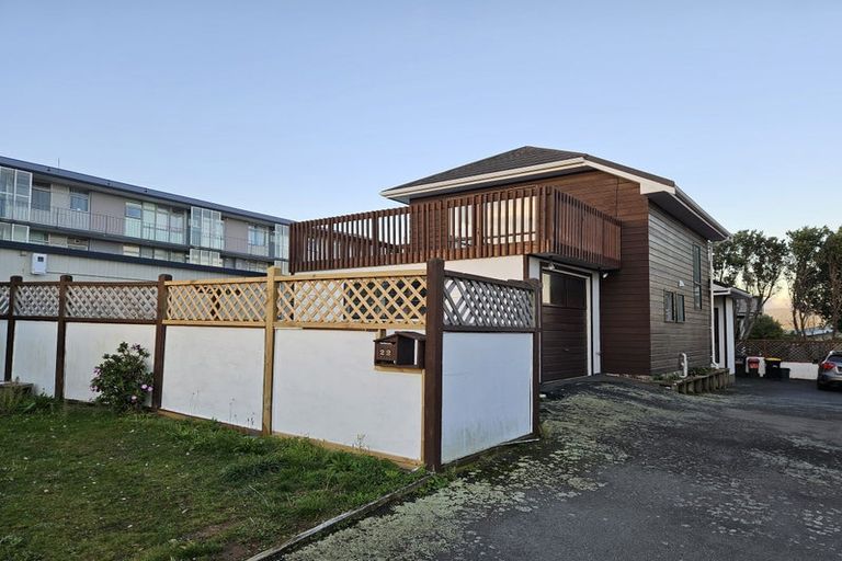 Photo of property in 22 Rangitane Street, Maupuia, Wellington, 6022