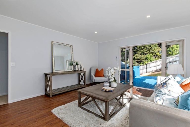 Photo of property in 2/48 Noeleen Street, Glenfield, Auckland, 0629