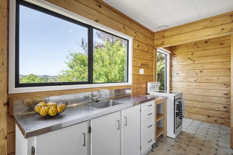 Photo of property in 1/8 Camilla Grove, Totara Vale, Auckland, 0629