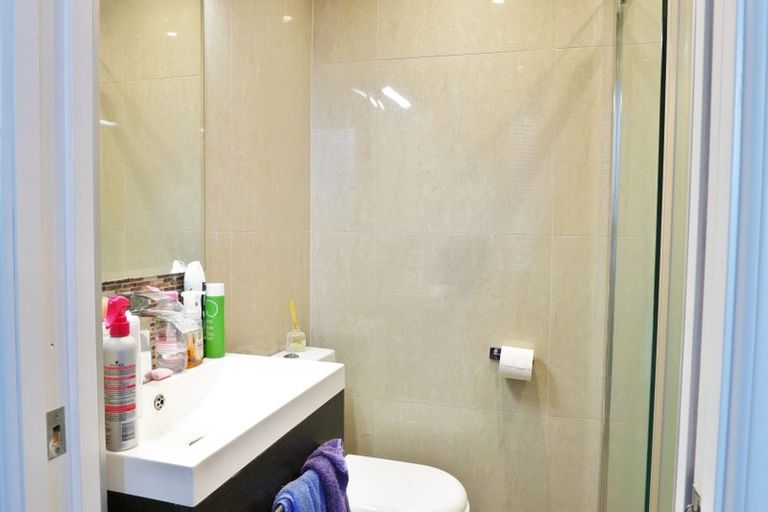 Photo of property in 128 Victoria Road, Devonport, Auckland, 0624