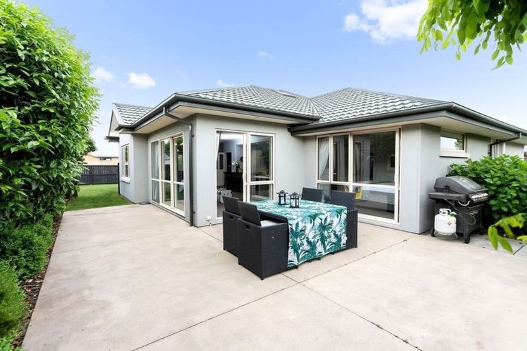 Photo of property in 15 Somerville Crescent, Aidanfield, Christchurch, 8025