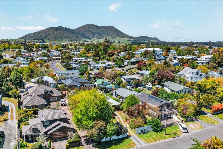 Photo of property in 14 Sunset Street, Hilltop, Taupo, 3330