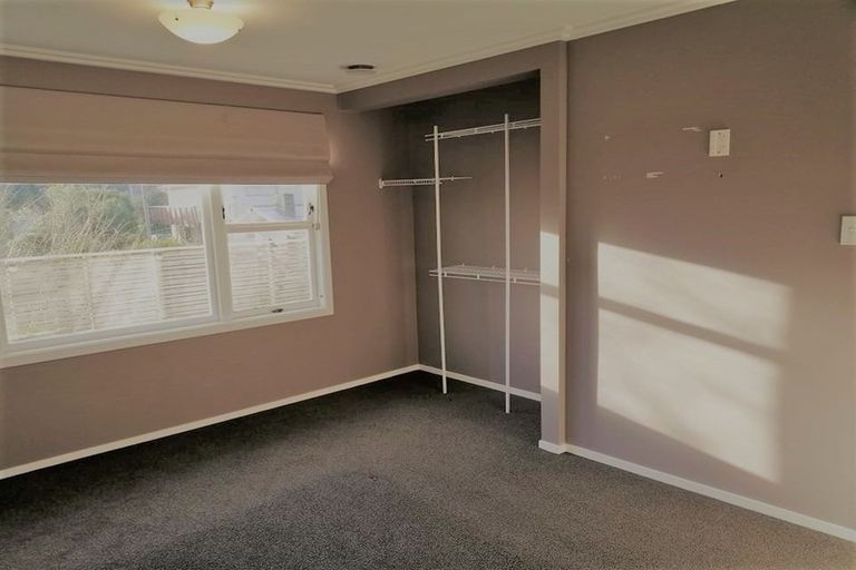 Photo of property in 32 Davis Grove, Wainuiomata, Lower Hutt, 5014