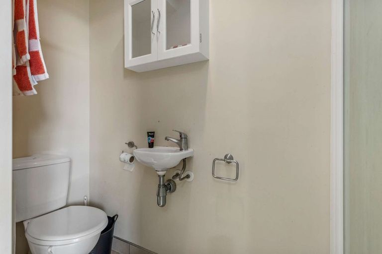 Photo of property in 48 Albionvale Road, Glen Eden, Auckland, 0602