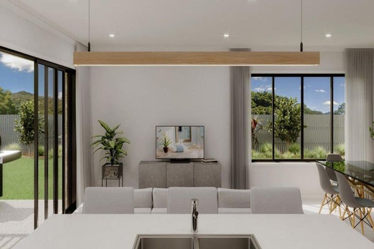 Photo of property in 5 Uatoto Road, Clarks Beach, 2122