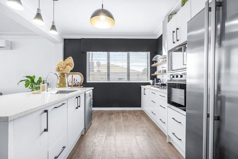 Photo of property in 12 Walsh Street, Forest Lake, Hamilton, 3200