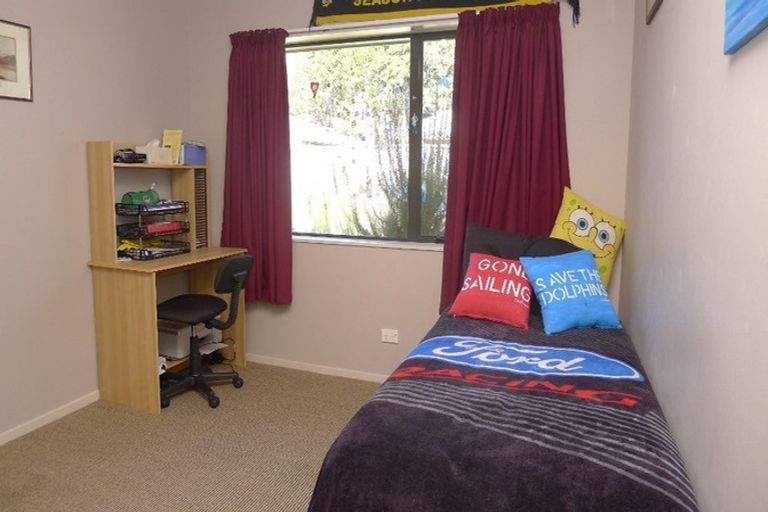 Photo of property in 130 Weggery Drive, Waikanae Beach, Waikanae, 5036