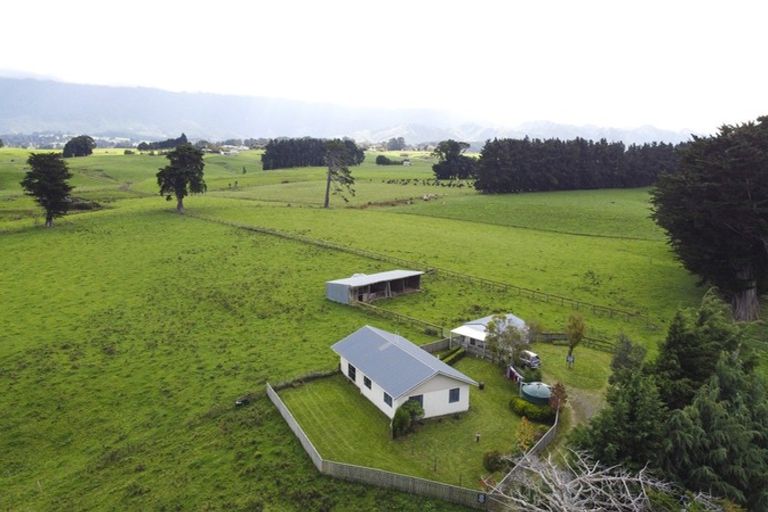 Photo of property in 268 Smith Road, Dannevirke, 4978